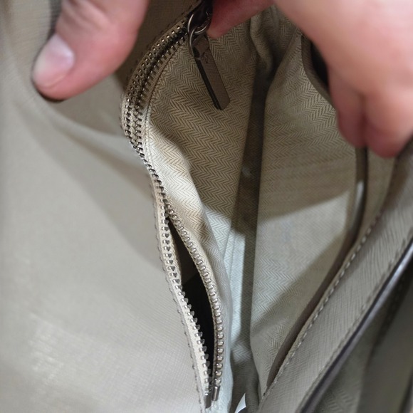 Tory Burch Women's Emerson Gray Chalk Crossbody Purse - Picture 6 of 9